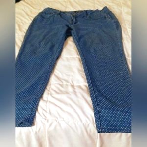 Earl medium blue w/light blue POLKA DOTS skinny ankle jean. Fabulous!